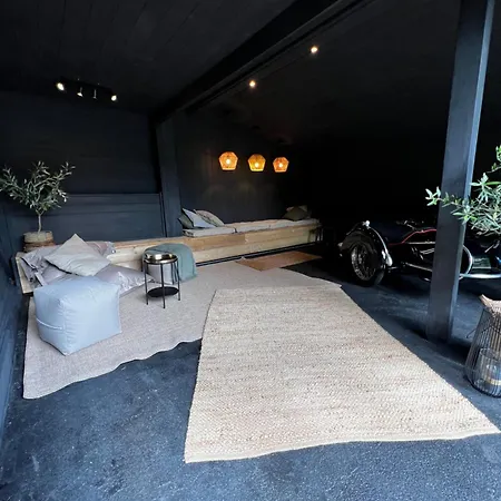 Tini House *